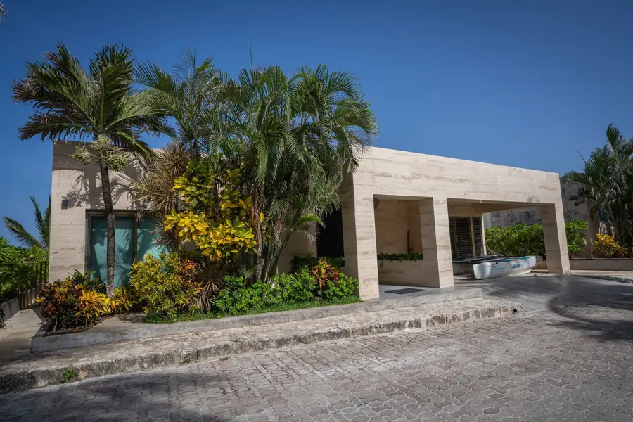 Casa Secreto Maya